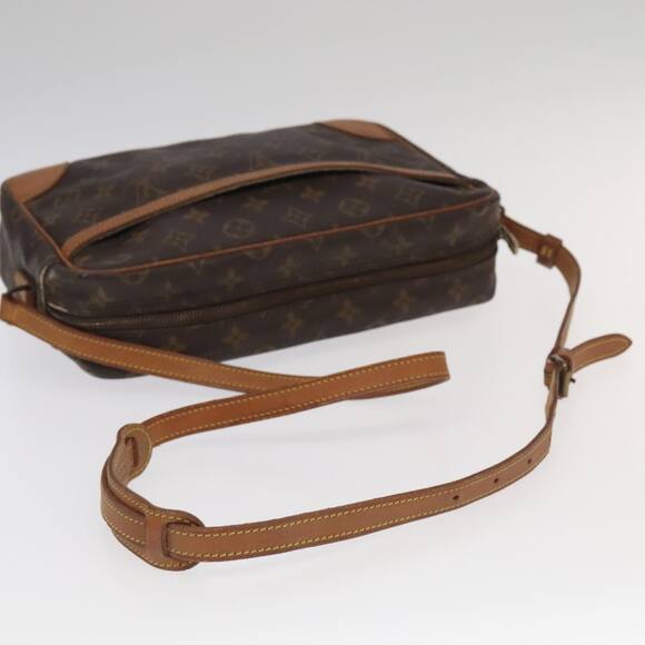 LOUIS VUITTON Monogram Trocadero 30 Shoulder Bag M51272 - Picture 7 of 13